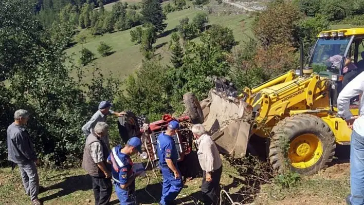 Kastamonu'da devrilen traktörün altında kalan sürücü öldü