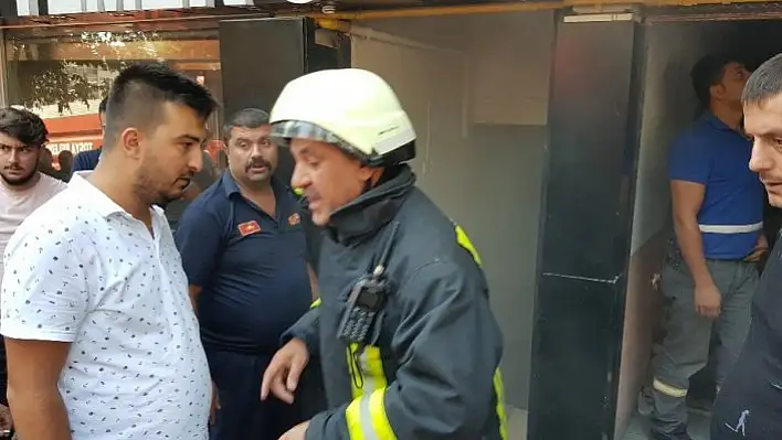 MHP Tosya İlçe Binasında bayramlaşma sırasında yangın çıktı