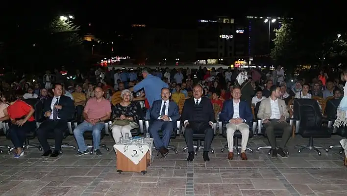 Şapka İnkılabı kapsamında Türk Halk Müziği konseri düzenlendi