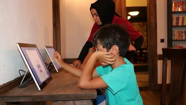 Tarihi konaktaki 'millet kıraathanesi' ilgi görüyor