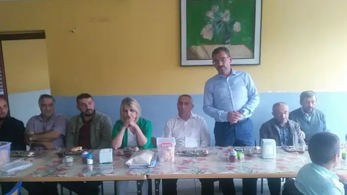 Daday'da İmam Hatip Lisesine giden öğrenci ve veliler kahvaltıda bir araya geldi