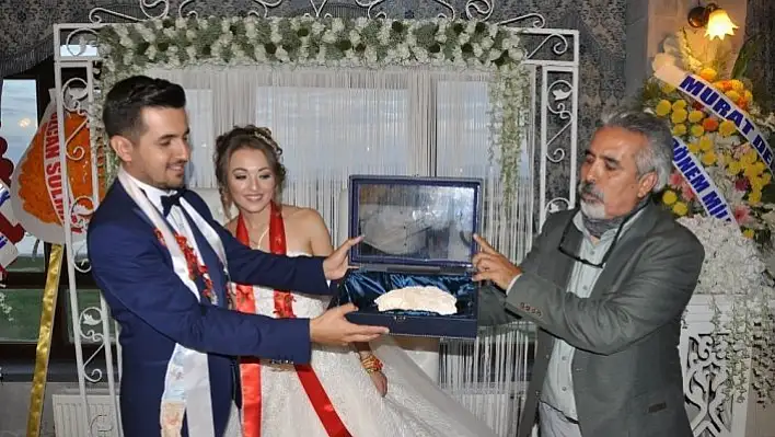 Baba, Jeoloji Mühendisi oğluna 10 milyon yıl yaşındaki yengeç fosilini hediye etti