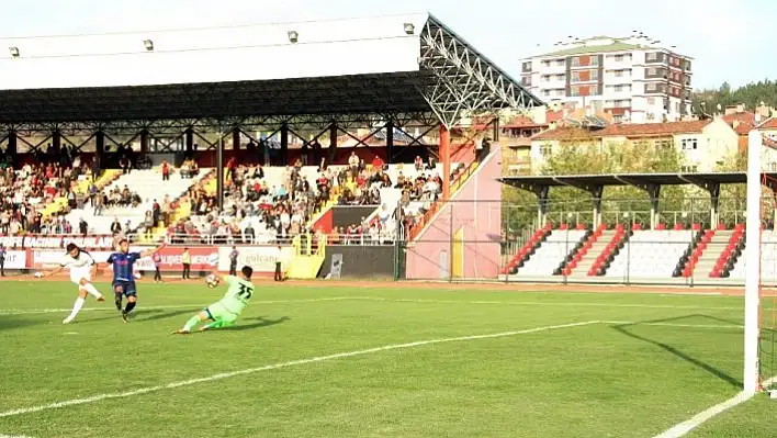 Kastamonuspor 1966: 3 - Ankara Demirspor: 1