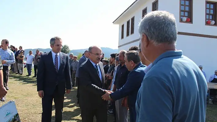Vali Karadeniz Tosya'da ziyaretlerde bulundu