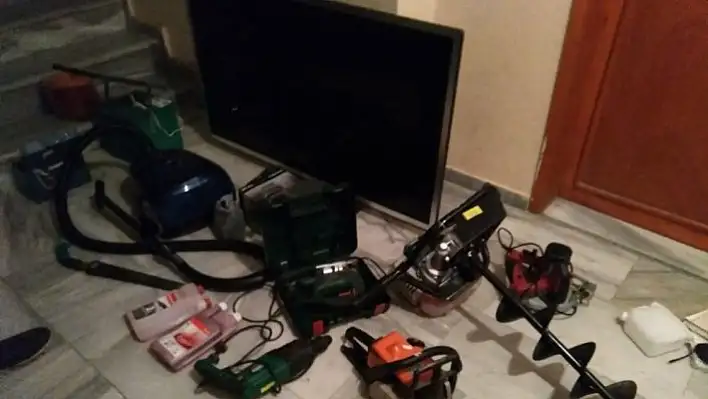 İki evi soyan hırsız suçüstü yakalandı