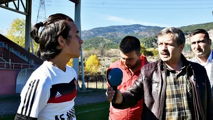 Lösemili Çocuklar Haftası'na dikkat çekmek için futbolcular sahaya maskeyle çıktı