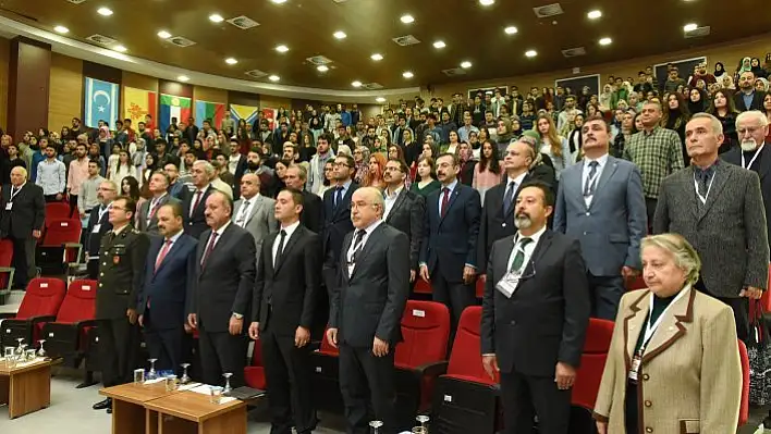 &quotOrd. Prof. Dr. Aydın Sayılı anısına Türkiye'de Bilim ve Bilim Tarihi Çalıştayı' sona erdi