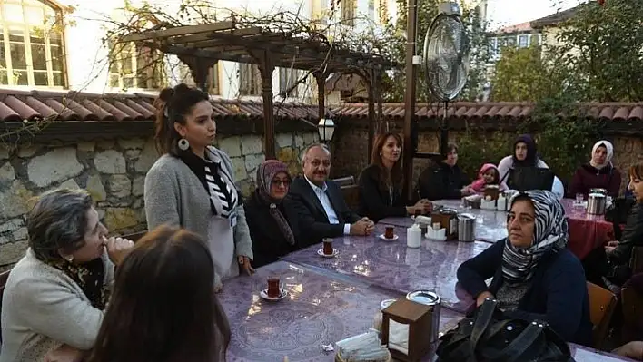 Belediye Başkanı Tahsin Babaş ev hanımlarıyla bir araya geldi