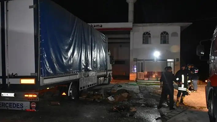 Tosya'da benzinlikte park halindeki tır yanmaktan son anda kurtuldu