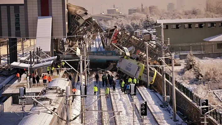 Ankara'daki tren kazasının görüntüleri ortaya çıktı