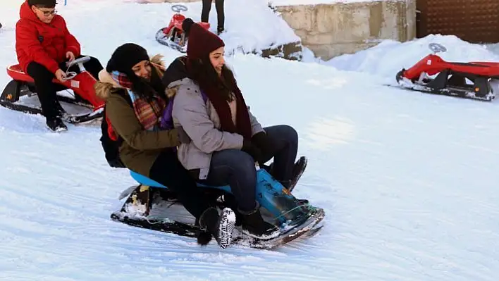 Ilgaz'da kar kalınlığı 66 santimetreye ulaştı