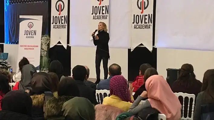 Kastamonu'da 'Kişisel Gelişim Zirvesi' eğitimi verildi