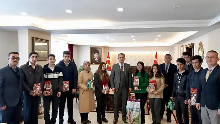 Öğrencilerden &quotPatiler üşümesin" kampanyasına destek