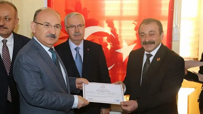 Muhtarlara aldıkları kursla 'daha iyi iletişim' kuracak