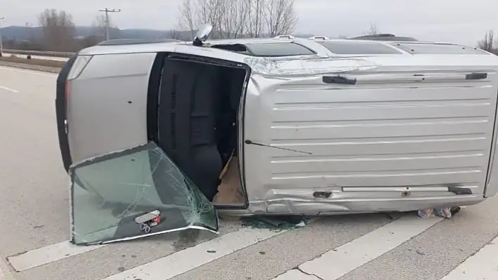 Yoldan çıkan araç takla attı: 4 yaralı