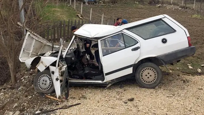 Yoldan çıkan otomobil şarampole devrildi: 4 yaralı