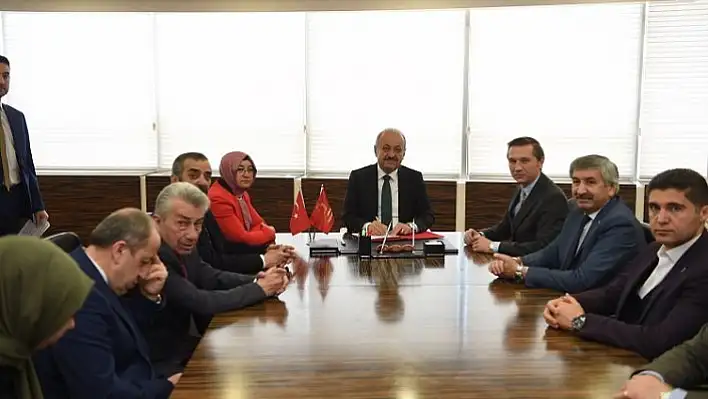 &quotDaimi işçilerle mali hakları eşitleyeceğim"