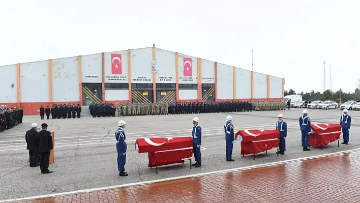 Kazada hayatını kaybeden komandolar, memleketlerine gönderildi