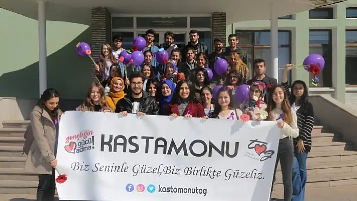 Üniversite öğrencileri kadın işçilerin Kadınlar Günü'nü kutladı