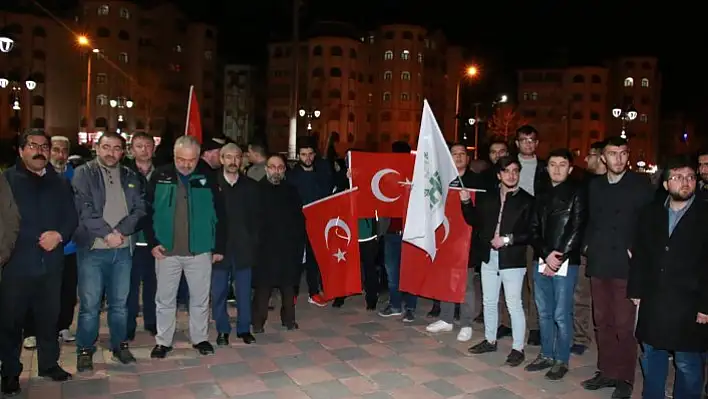 Yeni Zelanda'daki iki camiye yönelik terör saldırısı protesto edildi