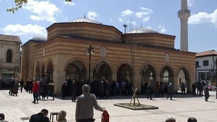 Abdest alırken kalp krizi geçirerek hayatını kaybetti