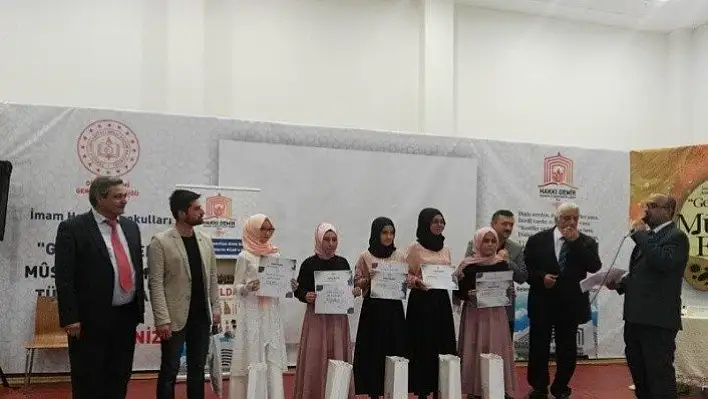 Mehmet Akif Ersoy İmam Hatip Ortaokulu, Türkiye üçüncüsü oldu