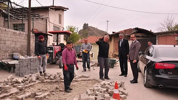 Tosya Belediyesi, parke ve bordür tamiratlarına başladı