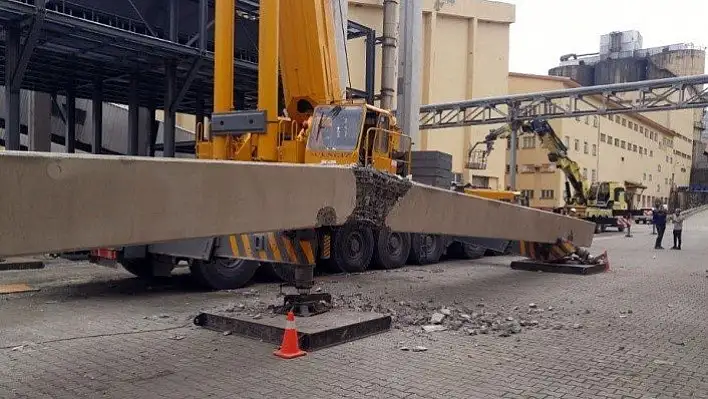 32 tonluk kolon vinçten kurtularak işçilerin üzerine düştü