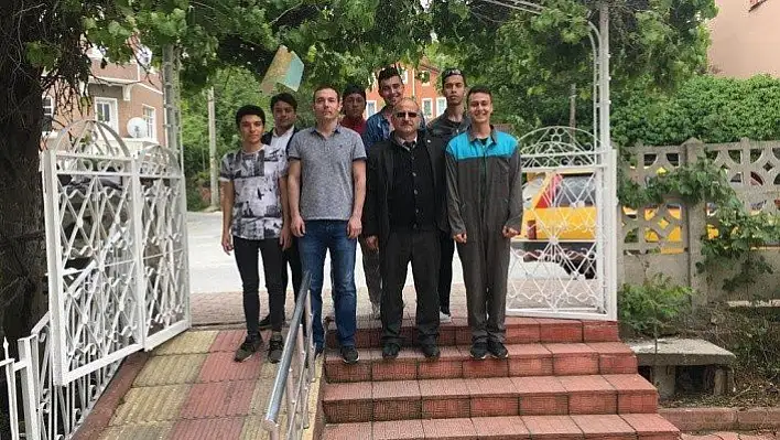 İnebolu'da öğrencilerden toplum yararına çalışma