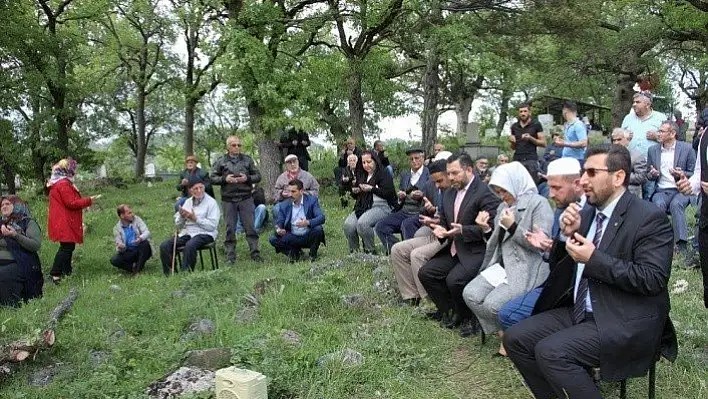 Şehit Polis Memuru Kalmış, mezarı başında anıldı