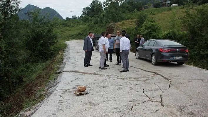 Kastamonu'da heyelanda bozulan yollar yeniden yapılıyor