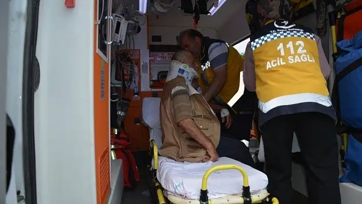 Kastamonu'da otobüs ile otomobil çarpıştı: 3 yaralı