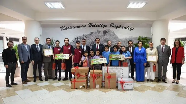 Öğrenciler 1,5 ton dolayında atık pilin doğayı kirletmesini önledi