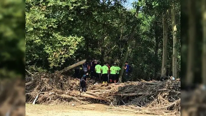 Düzce'deki selde kaybolan 1 çocuk cesedi bulundu