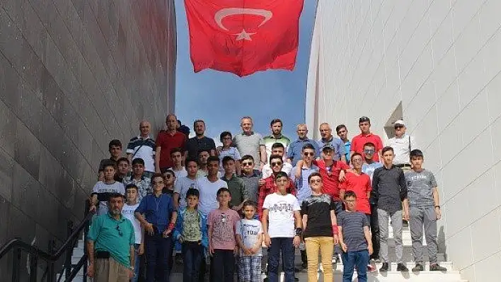 Hafız adayları Çanakkale gezisiyle ödüllendirildi