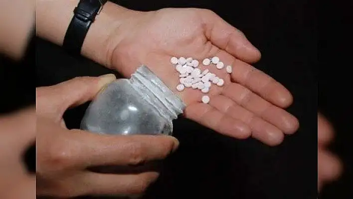 Otobüs yolcusunun üzerinde uyuşturucu hap ele geçirildi