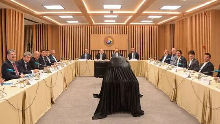 Yerli otomobilin prototipinin ilk modeli ilk kez sergilendi