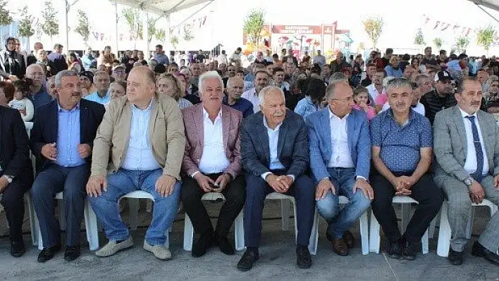 Başesgioğlu &quotEli kalem tutan kardeşlerimize ihtiyacımız var"