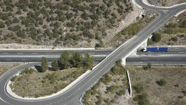 D-100 karayolunda helikopterli trafik denetimi yapıldı