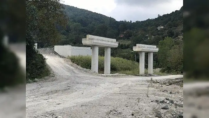 Gürsoy'dan unutulan sahil yolu için haykırış