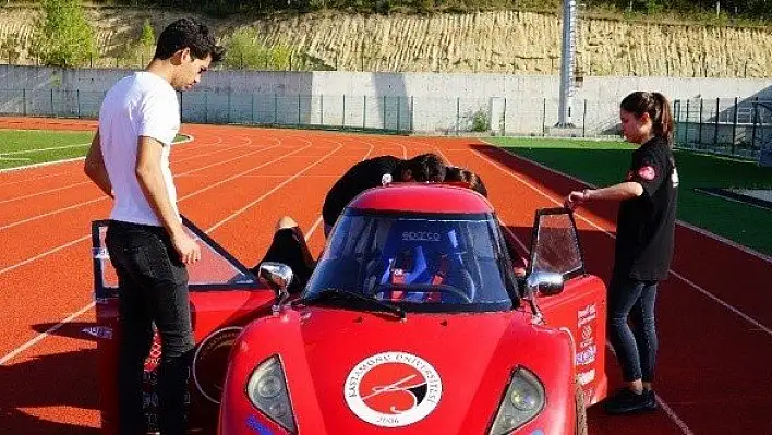 Öğrenciler, 1 TL ile 100 kilometre gidebilen araç üretti