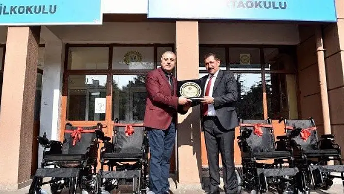 Şehit Şerife Bacı Ortaokulunun çevre duyarlılığı ödüllendirildi