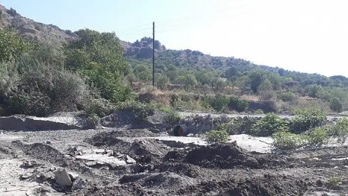 Tosya Belediyesi menfez çalışmalarına başladı
