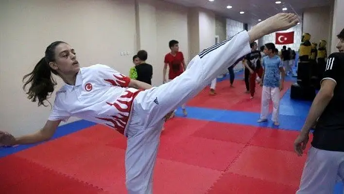 Yaz tatilini değerlendirmek için başladığı sporda dünya şampiyonu oldu