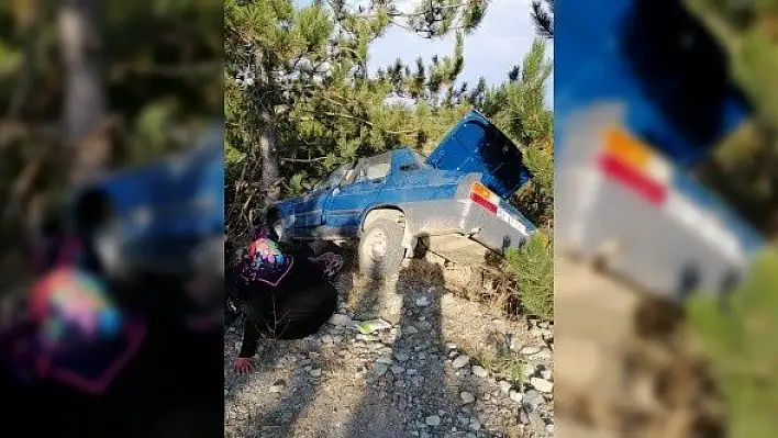 Ağaca çarpan otomobildeki anne ve kızı yaralandı