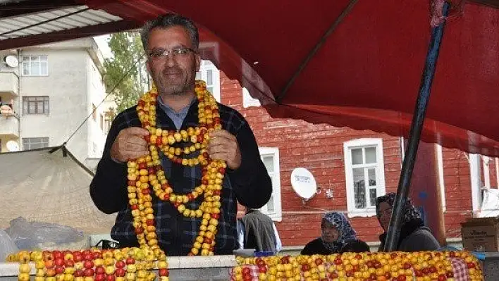 Dağ meyvesi alıç tezgahlarda yerini almaya başladı