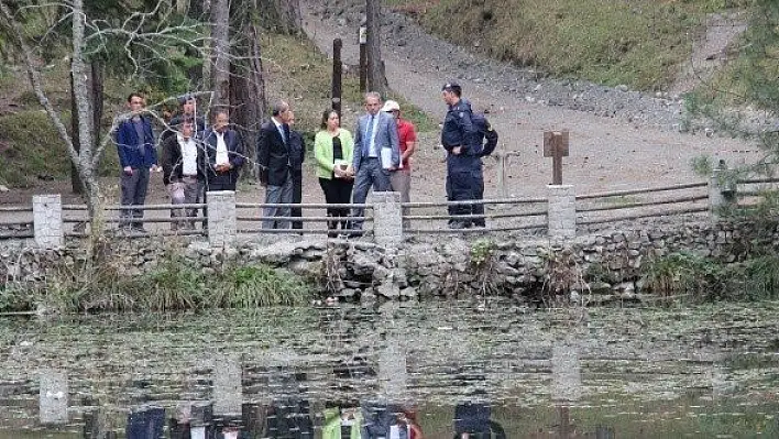 Kaymakam Pişkin, Dipsizgöl Tabiat Parkı'nda incelemelerde bulundu