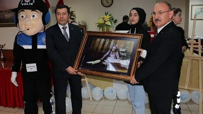 Emniyetin projesinde 6 bin öğrenci &quothayata renk verdi"