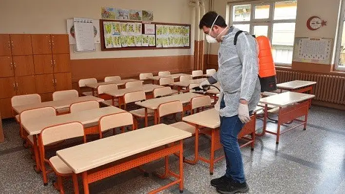 Taşköprü Belediyesi tarafından okullar dezenfekte ediliyor