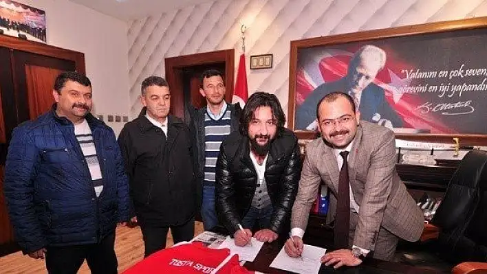Amatör kulüp, belediye başkanını kadrosuna kattı